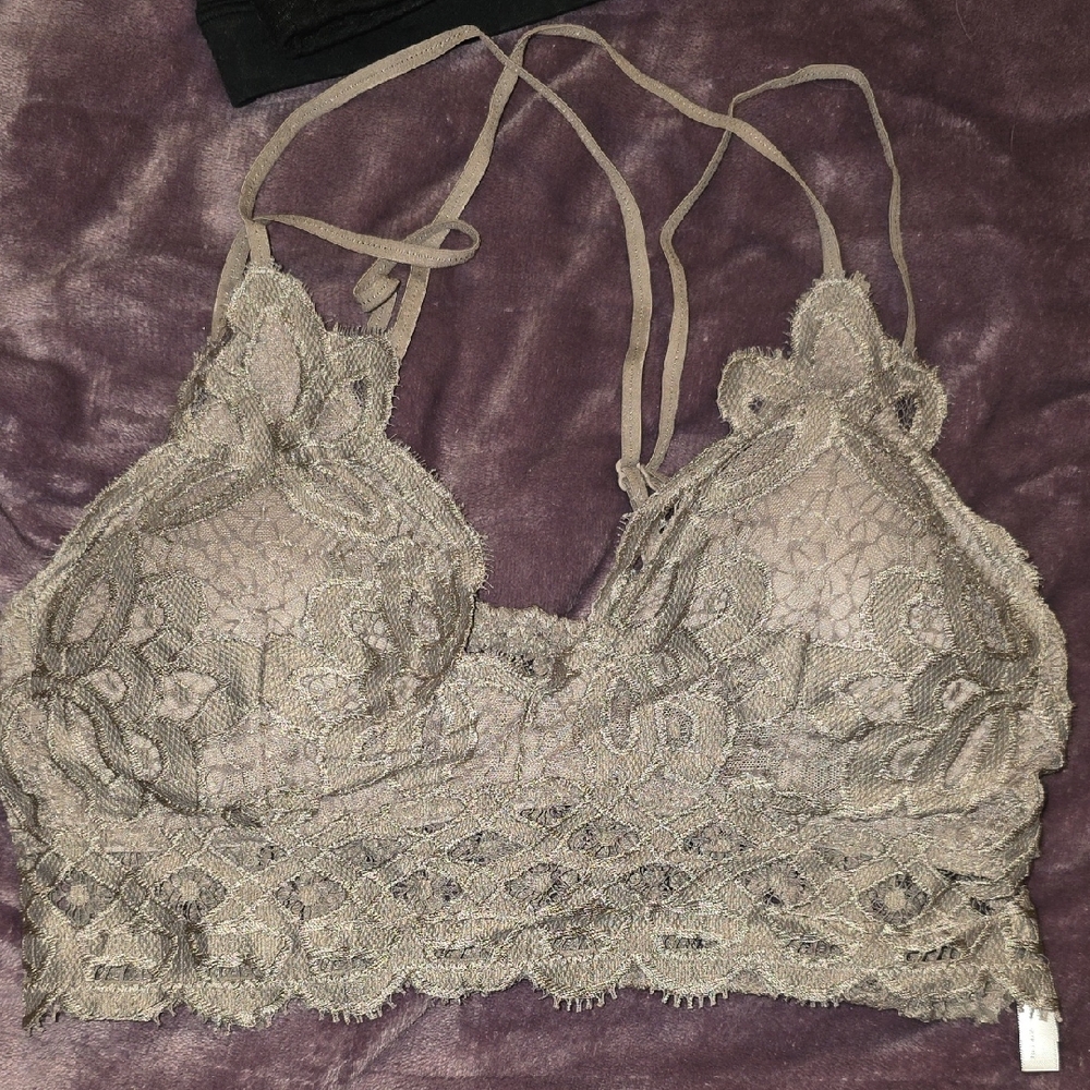 Anemone Lace Bralette in Soft Taupe